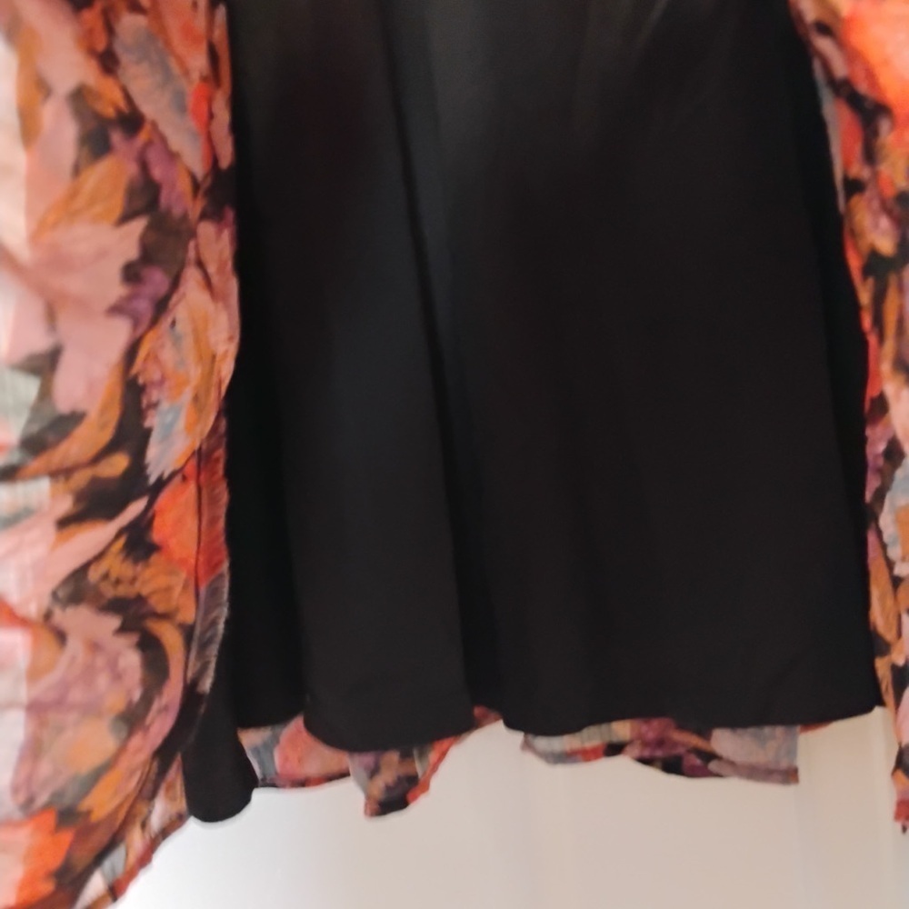 Torrid Red Shimmer Floral Layered Skirt Stretchy Tiered All Occasions Size 4 - Picture 2 of 6